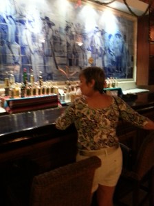 One of the many lounges, uno mojito por favor!